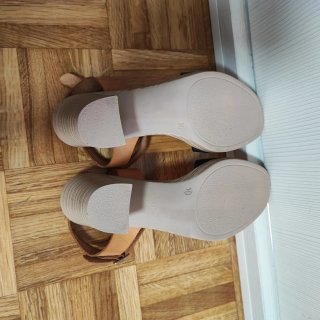 Sandalias. 36. Moda de España. Nuevas.