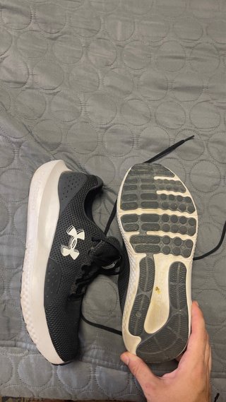 Zapatillas Under Armour Negras y Blancas