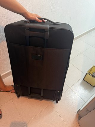 Maleta de viaje negra
