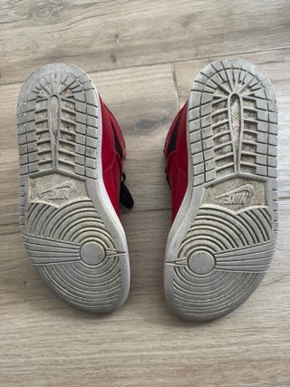 Zapatillas Jordan Access GS Rojas y Negras