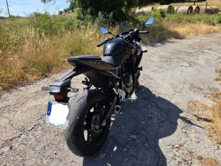 Suzuki GSX-8R Negra