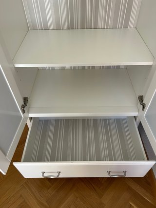 Armario blanco Ikea con espejo