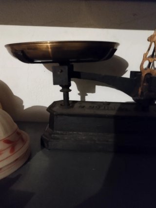 Balanza vintage de latón