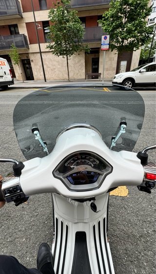 Vespa Primavera 125 Blanca 2024 - 400km