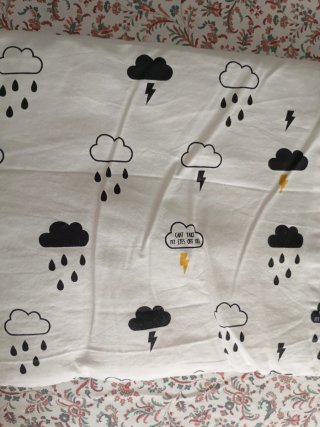 Chichonera cuna/cama larga estampado nubes