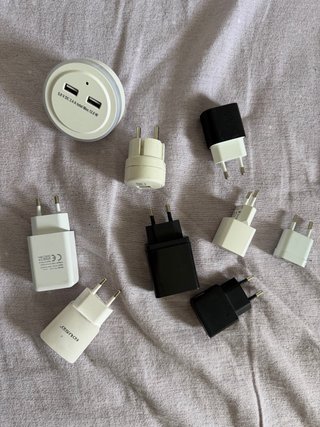 Cargadores y Adaptadores de Corriente