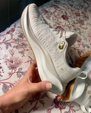 Nike InfinityRN 4 Talla 40 Blanco/Oro