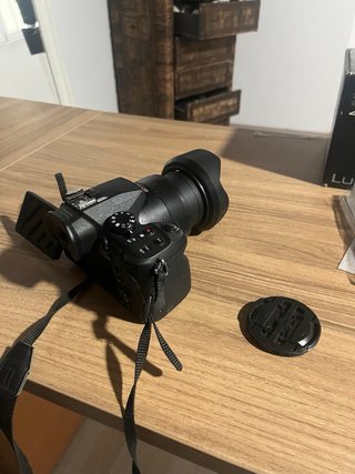 Panasonic Lumix DCM-FZ1000 4K Negra