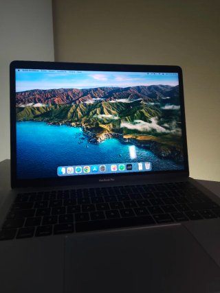 Macbook PRO 2017 256gb como nuevo+cable