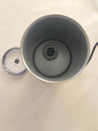 Cafetera Nespresso y espumador