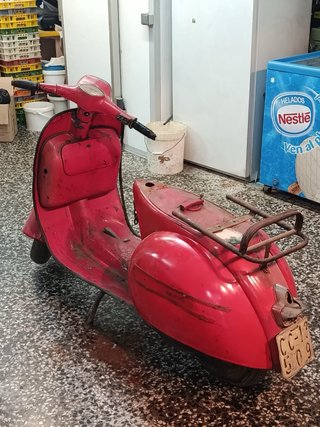 Vespa 150S Roja 1964