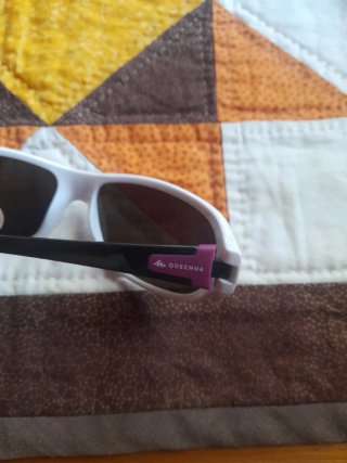 Gafas de sol infantiles blancas y rosas