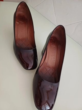 Zapatos Hispanitas charol burdeos