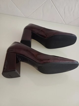 Zapatos Hispanitas charol burdeos