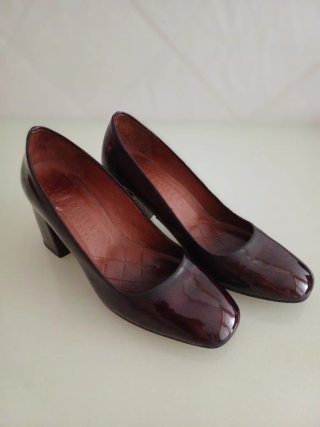 Zapatos Hispanitas charol burdeos