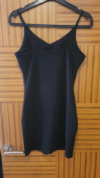 Vestido negro corto tirantes Mango