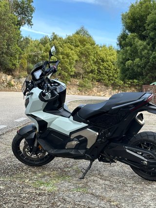 Honda X-ADV 750 Maxi Scooter Automática