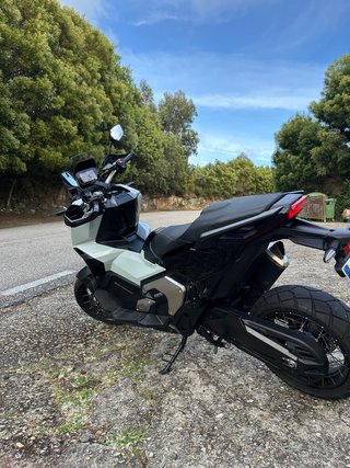 Honda X-ADV 750 Maxi Scooter Automática