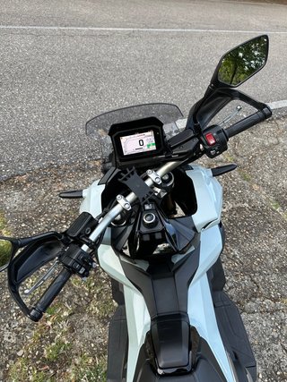 Honda X-ADV 750 Maxi Scooter Automática
