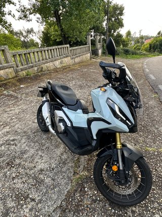 Honda X-ADV 750 Maxi Scooter Automática