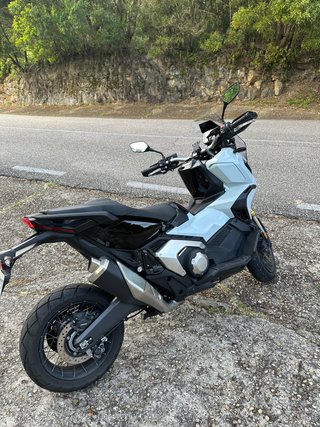 Honda X-ADV 750 Maxi Scooter Automática