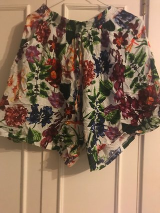 Pantalón corto estampado floral