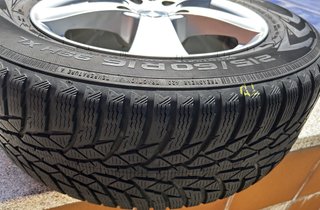 Llantas DEZENT 16” + Neumáticos Invierno NOKIAN +