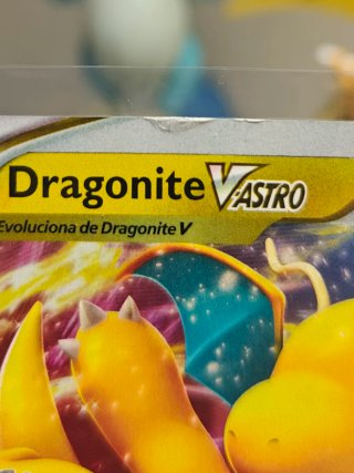 Carta Pokémon Dragonite V ASTRO SWSH 236 español