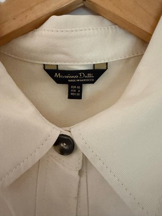 Vestido camisero, largo.  Massimo Dutti marfil.