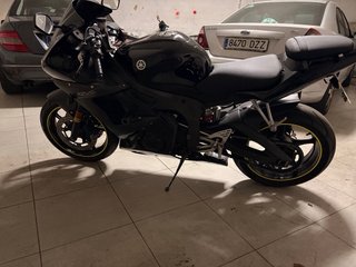 Yamaha R6 Negra