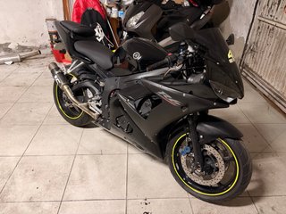 Yamaha R6 Negra