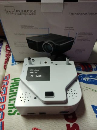 MINI PROYECTOR LED EXCELVAN (COMO NUEVO)