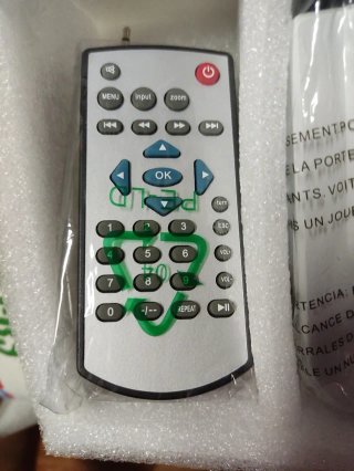 MINI PROYECTOR LED EXCELVAN (COMO NUEVO)