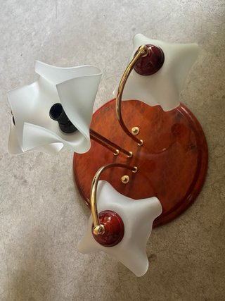 Lámpara de comedor dorada y roja