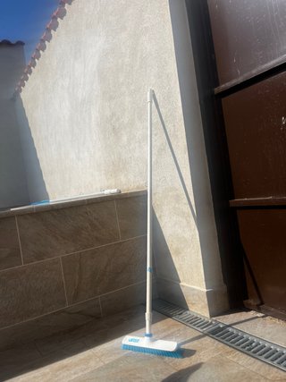 Escoba para piscina