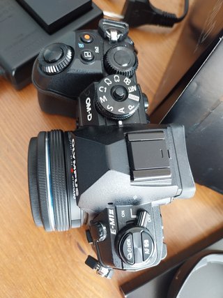Cámara Olympus OM-D E-M1 Mark II + Accesorios