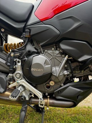 Ducati Multistrada V2 2025