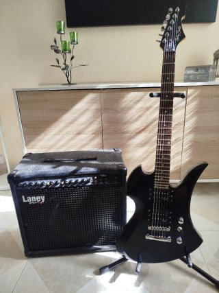 Guitarra Eléctrica + Amplificador