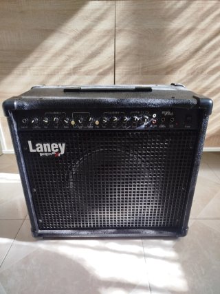 Guitarra Eléctrica + Amplificador