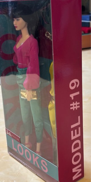 Barbie Looks #19 Mix-and-Match Fashions