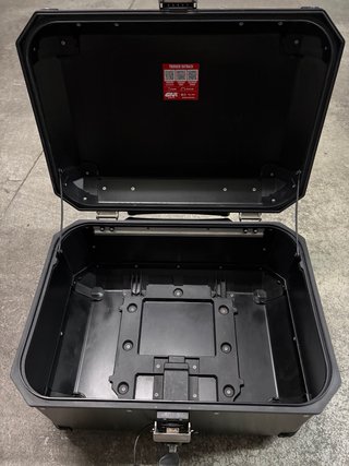 Baúl Givi Trekker Outback 58L