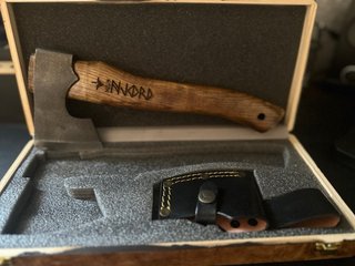 Hacha Vikinga con Funda y Caja