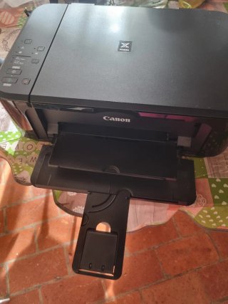 Stampante Canon Pixma Nera con cartucce sostituite