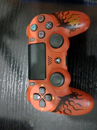 PS4 Pro Monster Hunter World Edición Especial