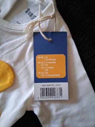 Pijama bebé 62 cm + babero ( NUEVO )