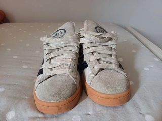 Nike negras + joyas + campus, las tres