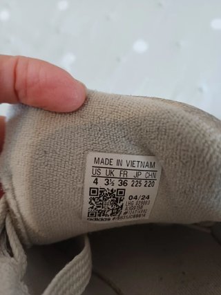 Nike negras + joyas + campus, las tres
