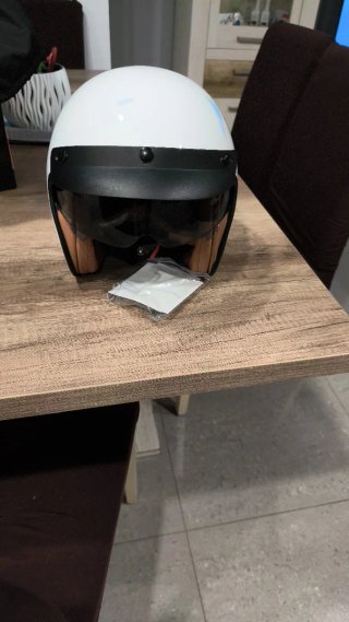 Casco de moto blanco