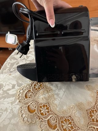 Cafetera Nespresso Negra