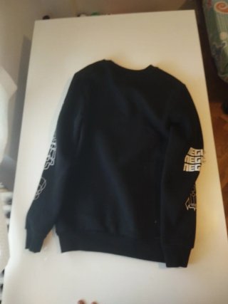 Sudadera Bershka Spaceman Negra